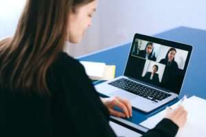 Read more about the article Pros and Cons of Remote Work Culture