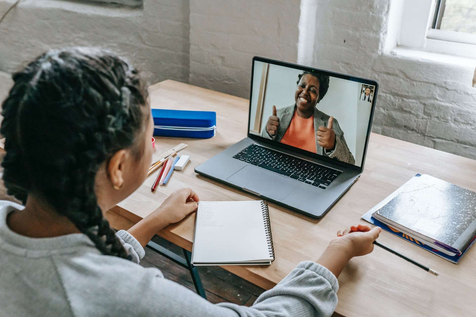Read more about the article How Do You Communicate When You Work Virtually?